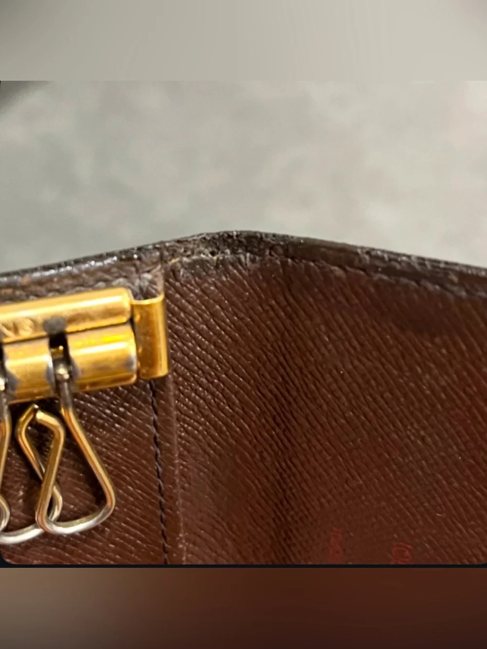 Louis Vuitton - Picture 13 of 15